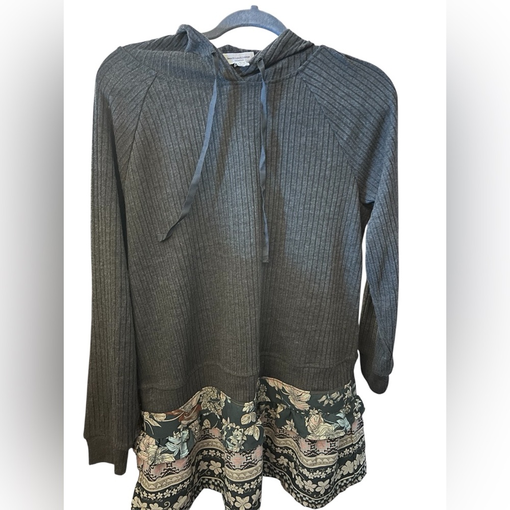 Beachlunchlounge Refashioned Ribbed Hoodie Tunic w/ Floral Ruffle Hem | S/P